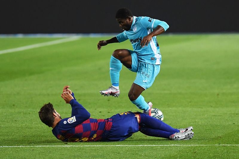 Quique Setien will hope that Gerard Pique's injury is not serious